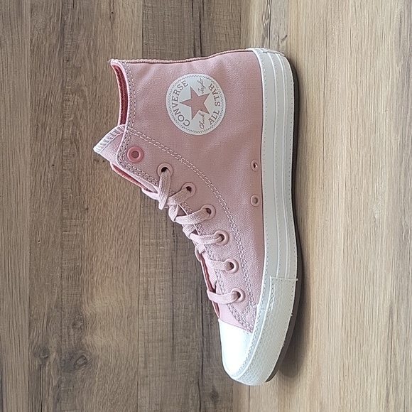 Converse high top Brand new. - Picture 7 of 13